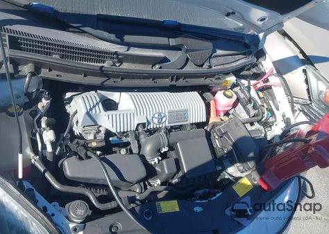 2014 Toyota Prius Plug-In z USA, uszkodzony, nr VIN JTDKN3DP2E3052772